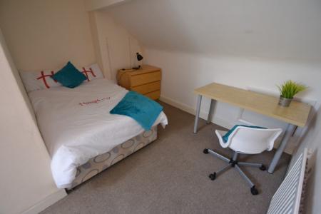 4 bedroom Terraced House to let in Harley Street, Lenton, Nottingham, NG7