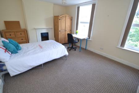 6 bedroom Detached house to let in Harrington Drive, Lenton, Nottingham, NG7