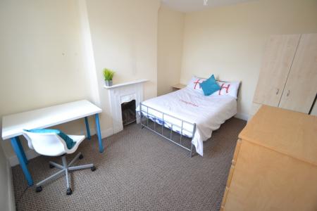 6 bedroom Detached house to let in Harrington Drive, Lenton, Nottingham, NG7