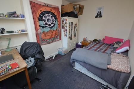 4 bedroom Terraced House to let in Harrington Drive, Lenton, Nottingham, NG7