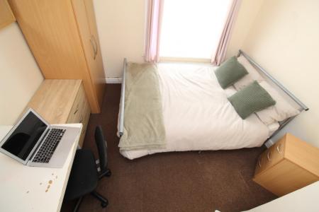 4 bedroom Semi-detached house to let in Highfield Road, Dunkirk, Nottingham, NG7