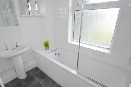 6 bedroom Detached house to let in Johnson Road, Lenton, Nottingham, NG7
