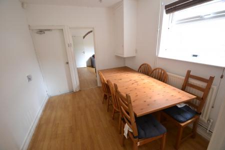 5 bedroom Detached house to let in Johnson Road, Lenton, Nottingham, NG7