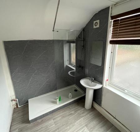 5 bedroom Detached house to let in Johnson Road, Lenton, Nottingham, NG7