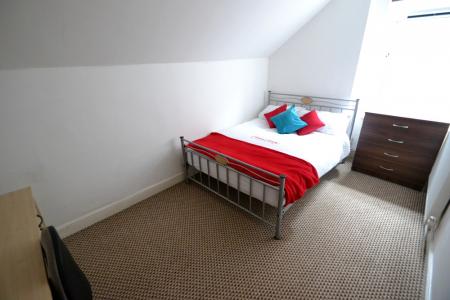 5 bedroom Detached house to let in Johnson Road, Lenton, Nottingham, NG7