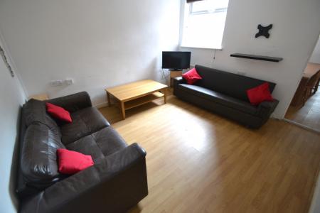 5 bedroom Detached house to let in Johnson Road, Lenton, Nottingham, NG7