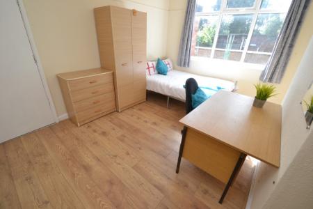 4 bedroom Semi-detached house to let in Lace Street, Dunkirk, Nottingham, NG7