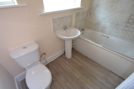 4 bedroom Semi-detached house to let in Lace Street, Dunkirk, Nottingham, NG7