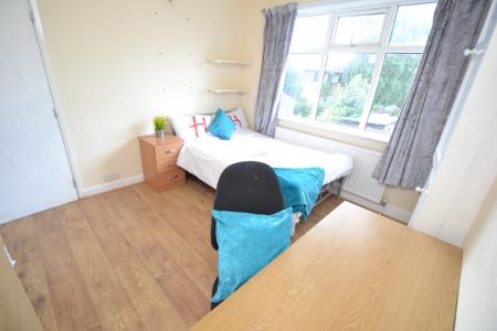 4 bedroom Semi-detached house to let in Lace Street, Dunkirk, Nottingham, NG7