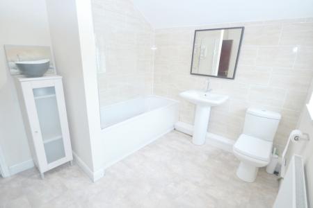 5 bedroom Detached house to let in Lenton Boulevard, Lenton, Nottingham, NG7
