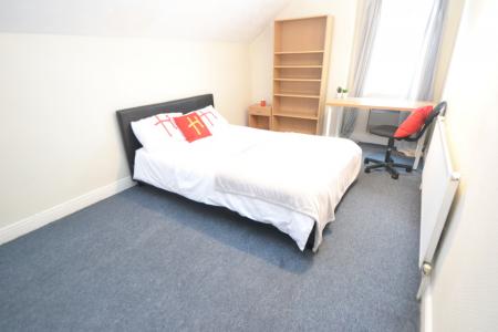 5 bedroom Detached house to let in Lenton Boulevard, Lenton, Nottingham, NG7