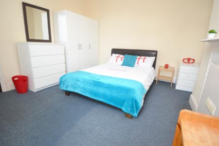 5 bedroom Detached house to let in Lenton Boulevard, Lenton, Nottingham, NG7