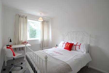 4 bedroom Semi-detached house to let in Letcombe Road, Clifton, Nottingham, NG11