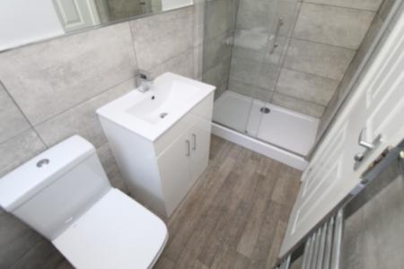 5 bedroom Semi-detached house to let in Lois Avenue, Lenton, Nottingham, NG7