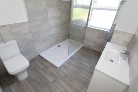 5 bedroom Semi-detached house to let in Lois Avenue, Lenton, Nottingham, NG7
