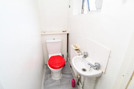 5 bedroom Flat to let in Montpelier Road, Dunkirk, Nottingham, NG7