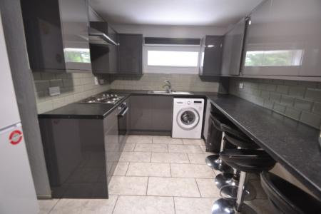 4 bedroom Flat to let in Mount Hooton Road, Arboretum, Nottingham, NG7