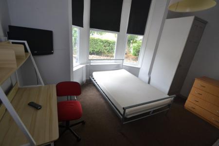 4 bedroom Flat to let in Mount Hooton Road, Arboretum, Nottingham, NG7