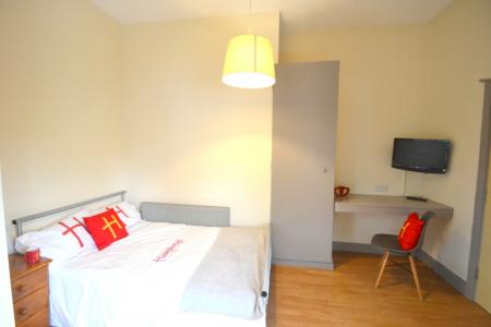 8 bedroom Flat to let in Mount Hooton Road, Arboretum, Nottingham, NG7
