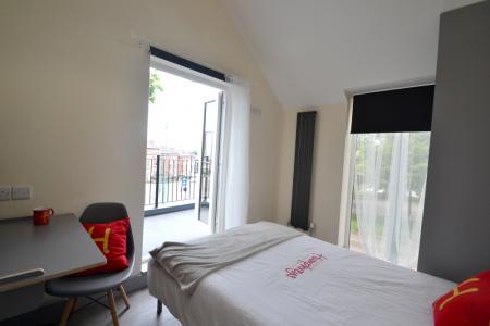 8 bedroom Flat to let in Mount Hooton Road, Arboretum, Nottingham, NG7