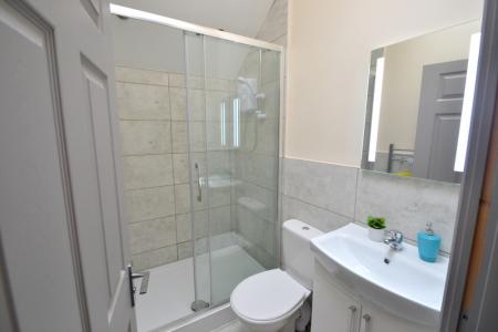 8 bedroom Flat to let in Mount Hooton Road, Arboretum, Nottingham, NG7