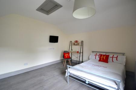 8 bedroom Flat to let in Mount Hooton Road, Arboretum, Nottingham, NG7