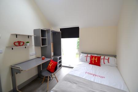 8 bedroom Flat to let in Mount Hooton Road, Arboretum, Nottingham, NG7