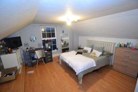 6 bedroom Flat to let in Raleigh Street, Arboretum, Nottingham, NG7