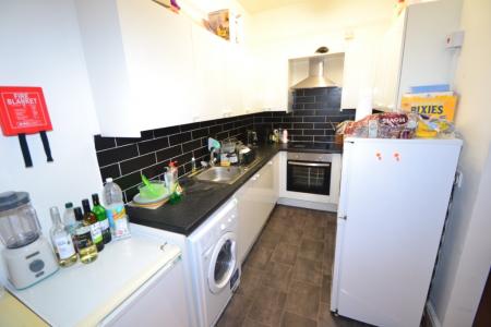 6 bedroom Flat to let in Raleigh Street, Arboretum, Nottingham, NG7
