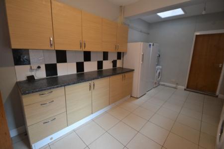 6 bedroom Semi-detached house to let in Sherwin Road, Lenton, Nottingham, NG7