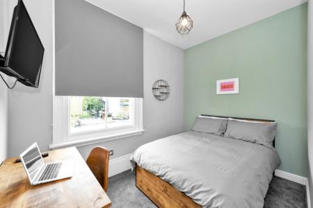 12 bedroom Town house to let in Waverley Street, Arboretum, Nottingham, NG7