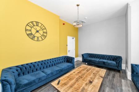 12 bedroom Town house to let in Waverley Street, Arboretum, Nottingham, NG7