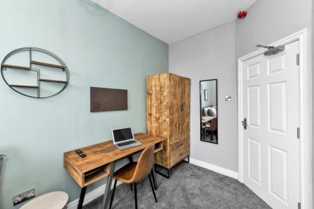 12 bedroom Town house to let in Waverley Street, Arboretum, Nottingham, NG7