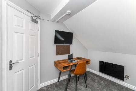 12 bedroom Town house to let in Waverley Street, Arboretum, Nottingham, NG7