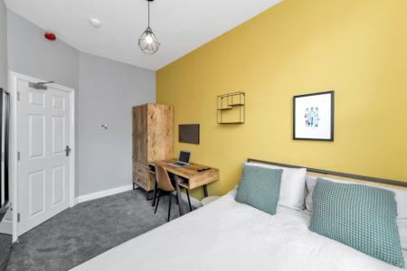 12 bedroom Town house to let in Waverley Street, Arboretum, Nottingham, NG7