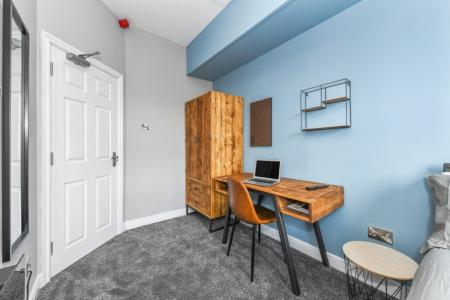12 bedroom Town house to let in Waverley Street, Arboretum, Nottingham, NG7