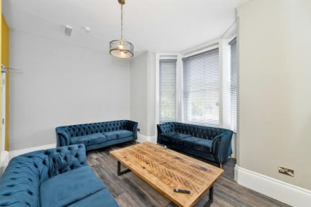 12 bedroom Town house to let in Waverley Street, Arboretum, Nottingham, NG7