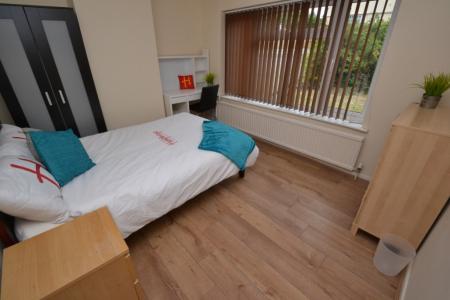 4 bedroom Semi-detached house to let in Allenfield Court, Park Road, Nottingham, NG7