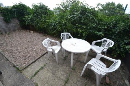 4 bedroom Semi-detached house to let in Allenfield Court, Park Road, Nottingham, NG7