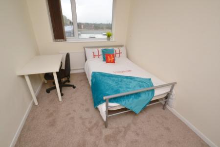 5 bedroom Semi-detached house to let in Allenfield Court, Park Road, Nottingham, NG7