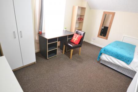 4 bedroom Detached house to let in City Road, Dunkirk, Nottingham, NG7