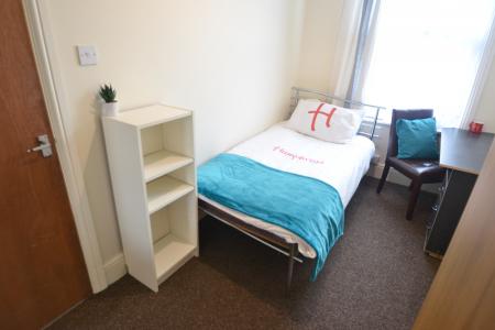 4 bedroom Detached house to let in City Road, Dunkirk, Nottingham, NG7