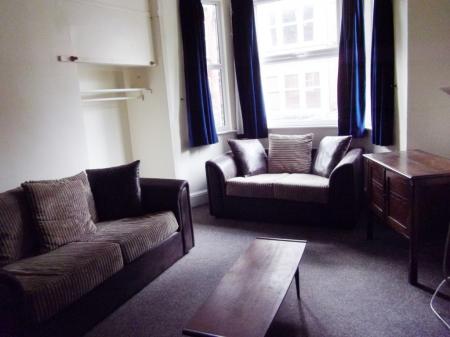 5 bedroom Semi-detached house to let in Derby Grove, Lenton, Nottingham, NG7