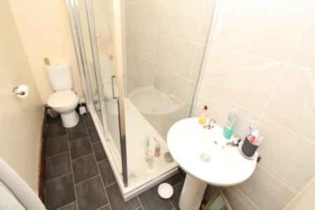 6 bedroom Terraced House to let in Derby Road, Lenton, Nottingham, NG7