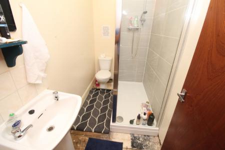 6 bedroom Terraced House to let in Derby Road, Lenton, Nottingham, NG7