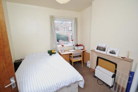 5 bedroom Semi-detached house to let in Johnson Road, Lenton, Nottingham, NG7
