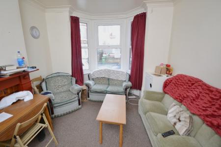 5 bedroom Semi-detached house to let in Johnson Road, Lenton, Nottingham, NG7
