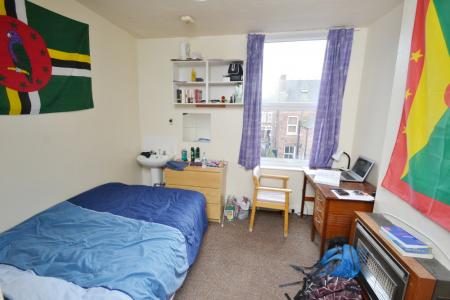 5 bedroom Semi-detached house to let in Johnson Road, Lenton, Nottingham, NG7