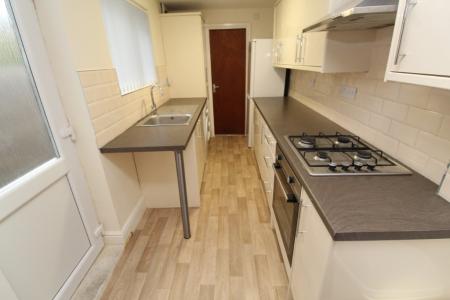 4 bedroom Semi-detached house to let in Marlborough Street, Dunkirk, Nottingham, NG7
