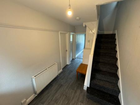 4 bedroom Semi-detached house to let in Greenfield Street, Dunkirk, Nottingham, NG7